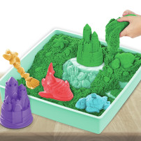 Kinetic Sand , Playset Castelli di Sabbia Verde, Sabbia Cinetica con Vaschetta, Sabbia Magica, Sabbia Verde 454gr, 3 Formine Inc