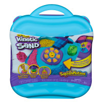 Kinetic Sand , Set di Gioco Squish Motion, Sabbia Colorata Rosa, Gialla, Blu, Sabbia Cinetica 453g, 5 Accessori, Comoda Valigett
