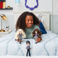 Wizarding World | Bambola articolata Hermione Granger 20cm | Bacchetta e divisa di Hogwarts inclusa | Collezione Harry Potter | 